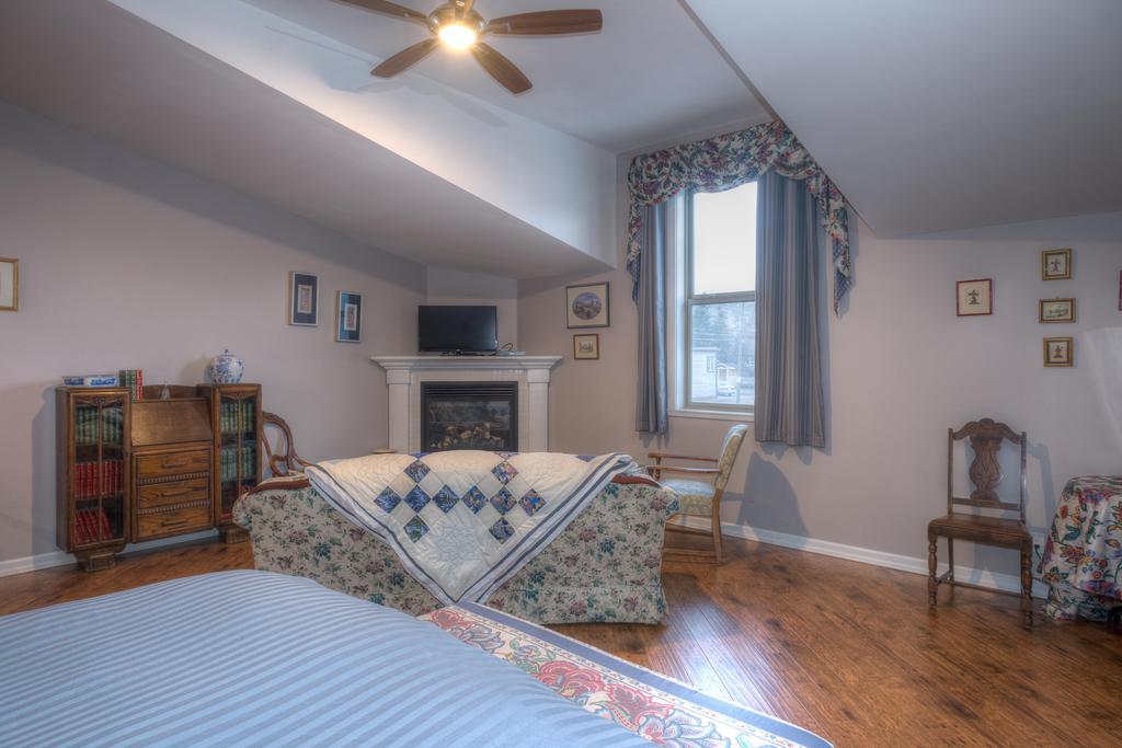 Country Encounters Accommodations Coleman Ruang foto