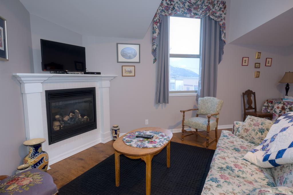 Country Encounters Accommodations Coleman Ruang foto