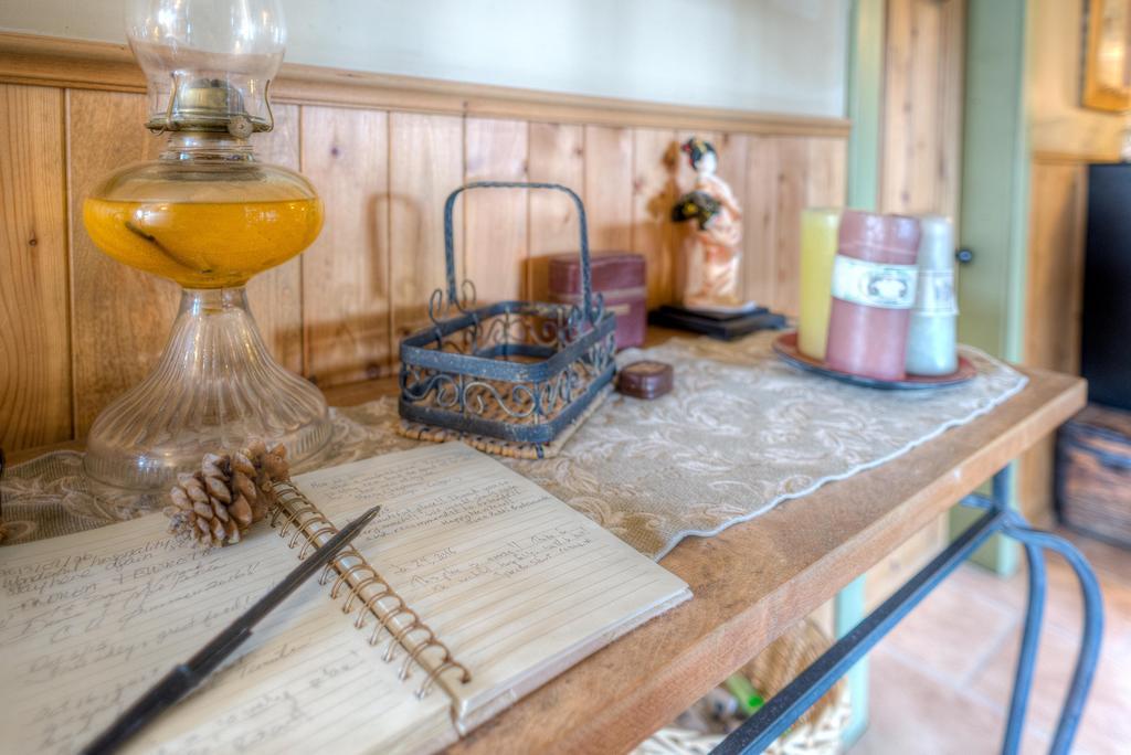 Country Encounters Accommodations Coleman Bagian luar foto