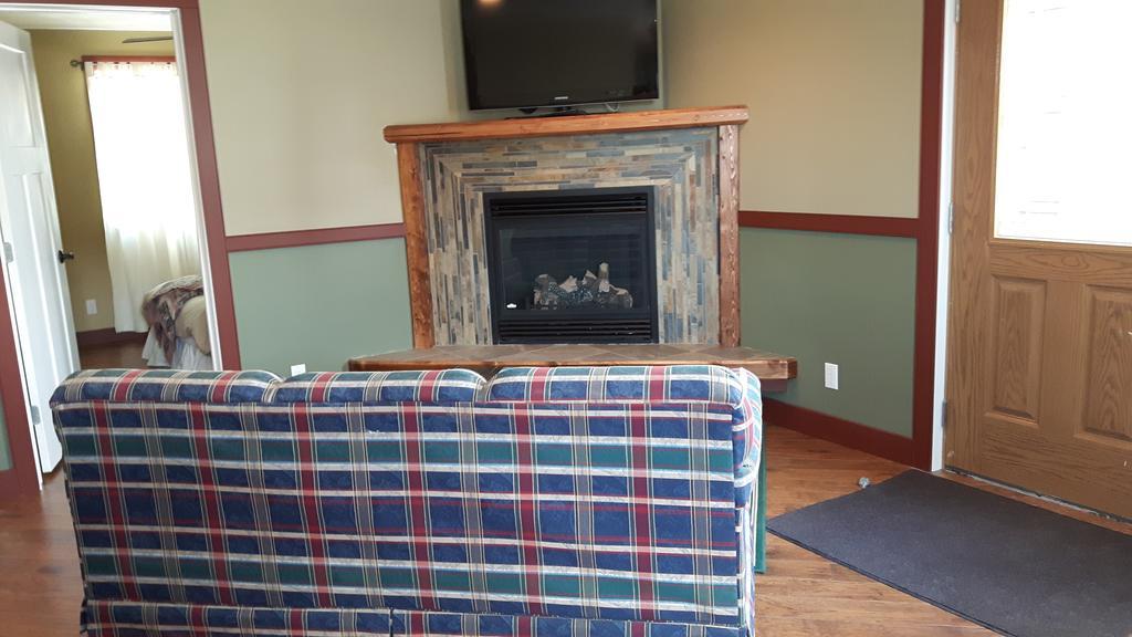 Country Encounters Accommodations Coleman Bagian luar foto