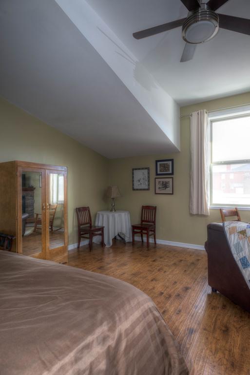 Country Encounters Accommodations Coleman Bagian luar foto