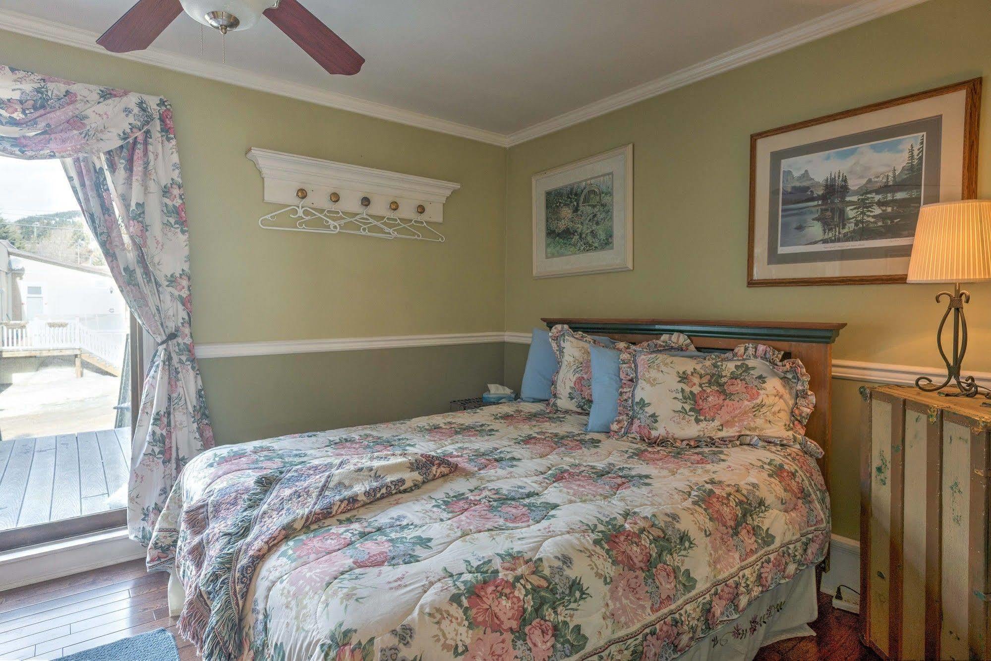 Country Encounters Accommodations Coleman Bagian luar foto